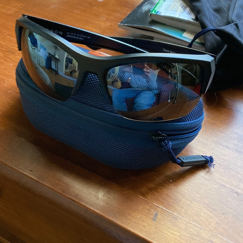 kaenon Aracata polarized sunglasses black